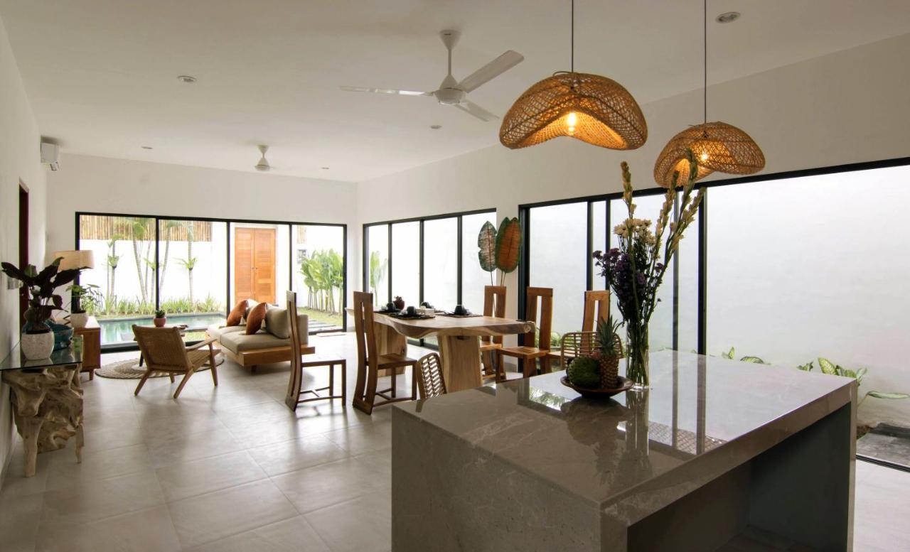 Villa Nikole Seminyak Buitenkant foto
